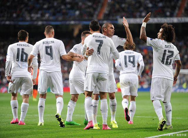 利雅得胜利2-1逆转费哈，C罗双响+补时第14分钟点射绝杀