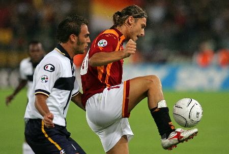 足球中的“无球跑动”意义（无球跑动在足球中的重要性）