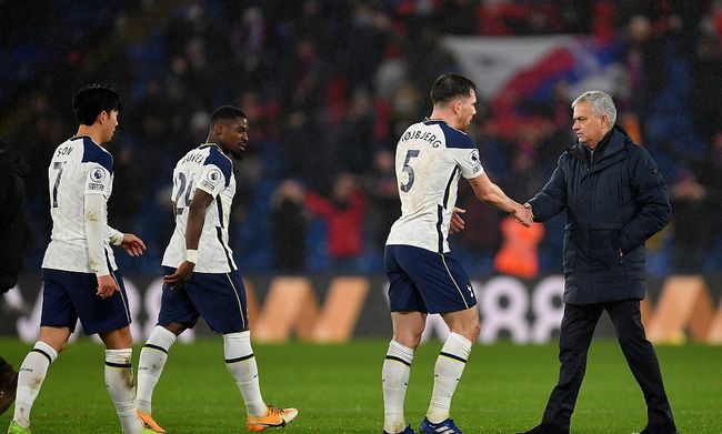 国米vs科莫首发：索默、泽林斯基先发，劳塔罗搭档图拉姆