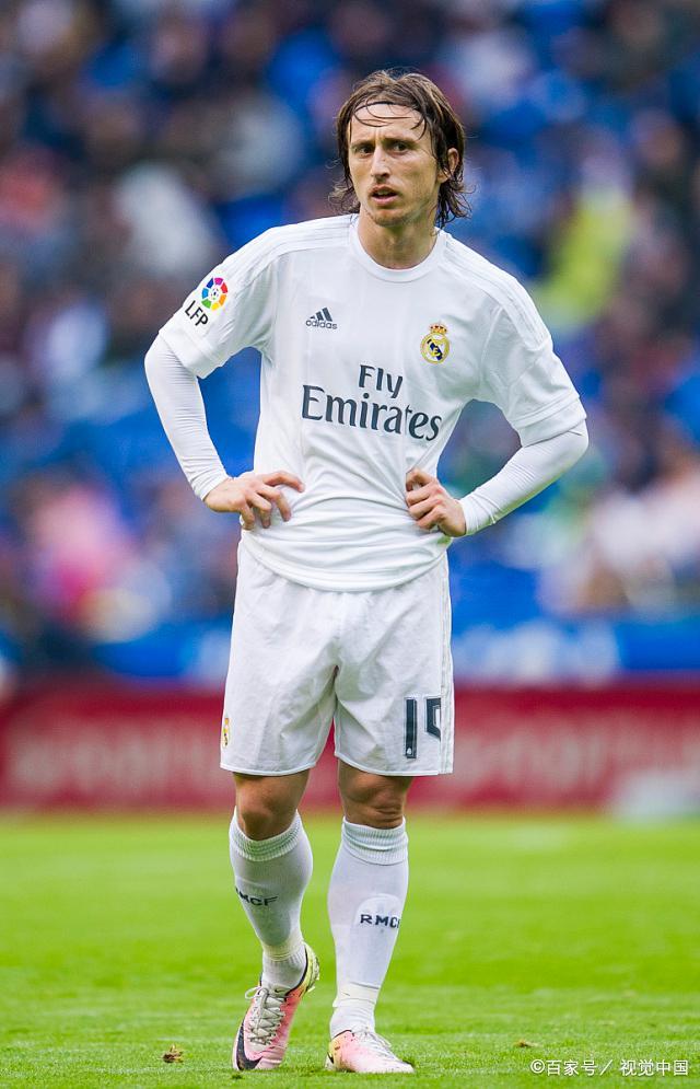 拜仁官方：穆西亚拉今天完成了部分单独训练